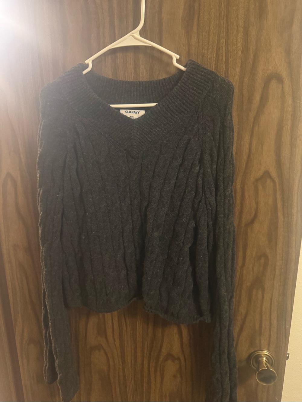TALL Old Navy Women's Cropped Cable Knit V-Neck Sweater - Dark Gray